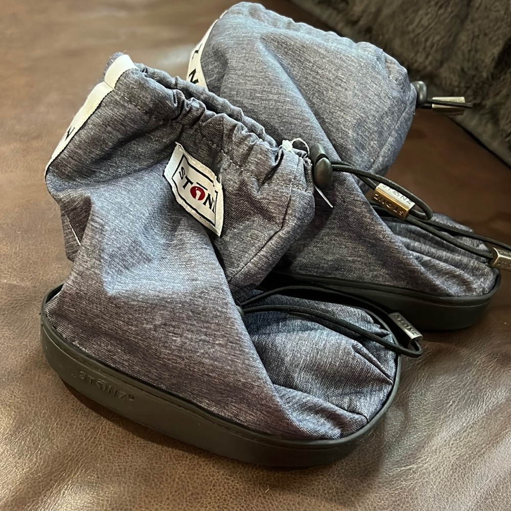 Stonz. NWOT- warm and great for layering in the winter.